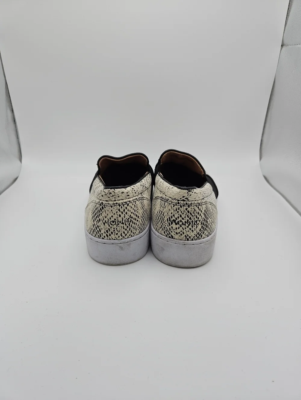 Vionic Demetra slip on sneakers cream and black snake print size 10